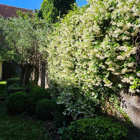 Hotel Chambre Avec Salle De Bain Donzy Exterior foto